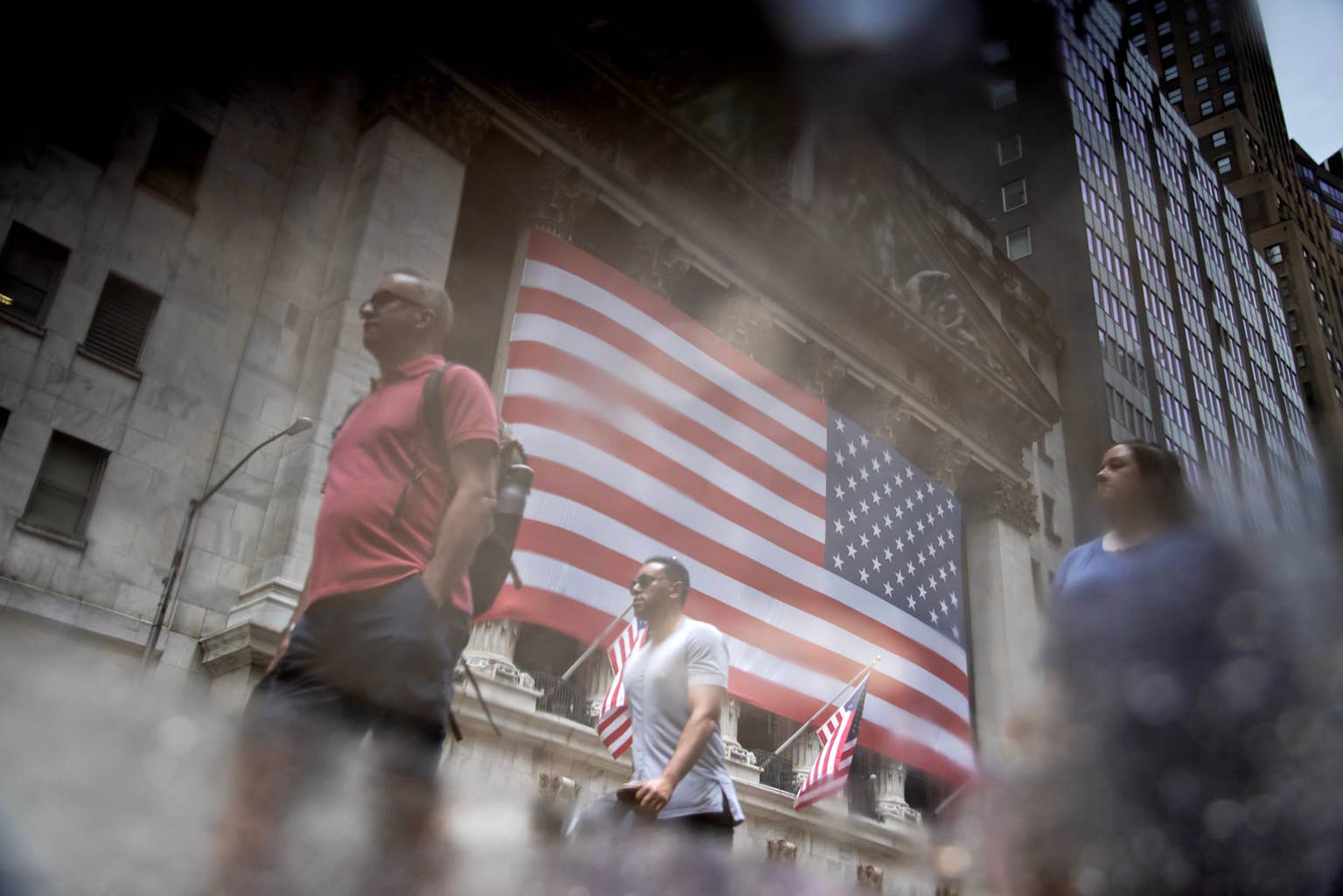 美元走弱背后：美民众储蓄逼近警戒线