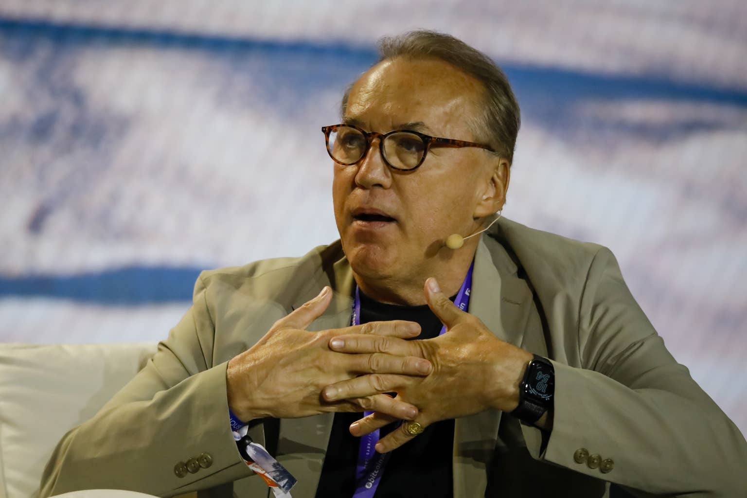 HIVE获1.15亿美元零息融资，加速AI基建与上市布局