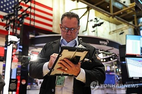 美股创新高背后：泡沫警报与盈利支撑的拉锯战