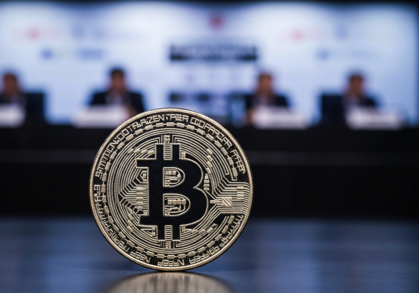 比特币困于8.6万关口，三大币种方向抉择在即