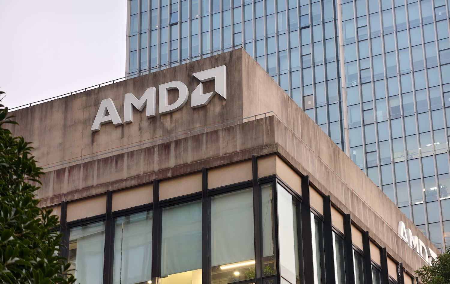 AMD Helios系统亮相，微软入局挑战英伟达霸权