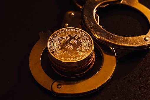加密整合潮来袭：头部项目吸聚八成收入