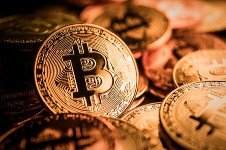 比特币暴跌拖累市场，卡尔达诺逆市飙升15.3%