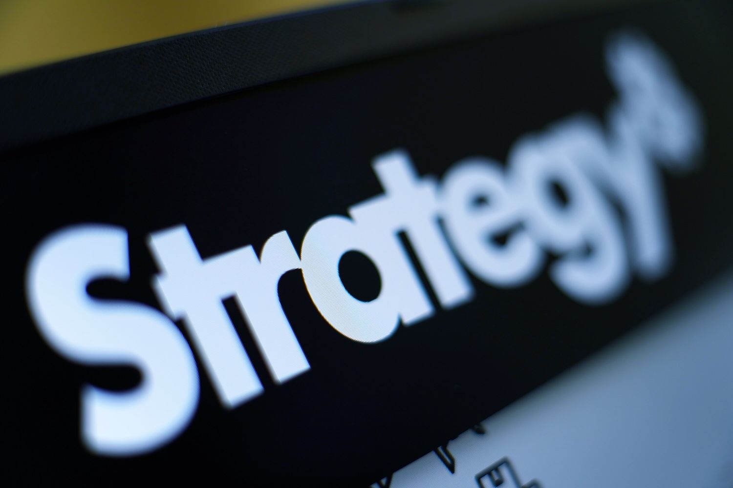 Strategy抛售超1600枚比特币补血，浮亏逼近110亿美元