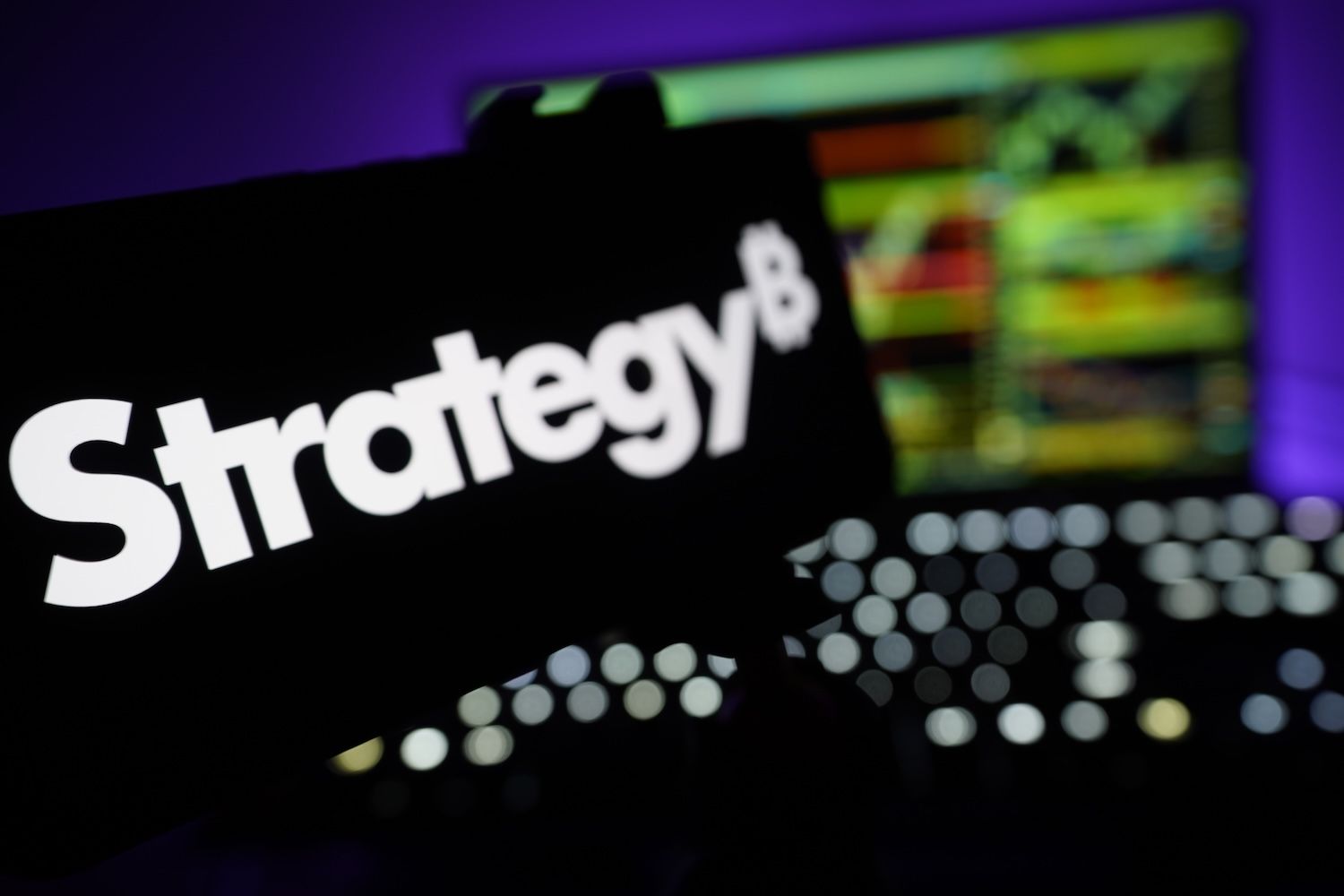 Strategy暂停比特币买卖，转售MSTR募资3.3亿美元