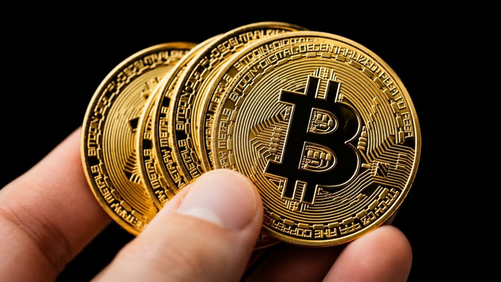 比特币突破6.9万美元，机构资金流入预期升温