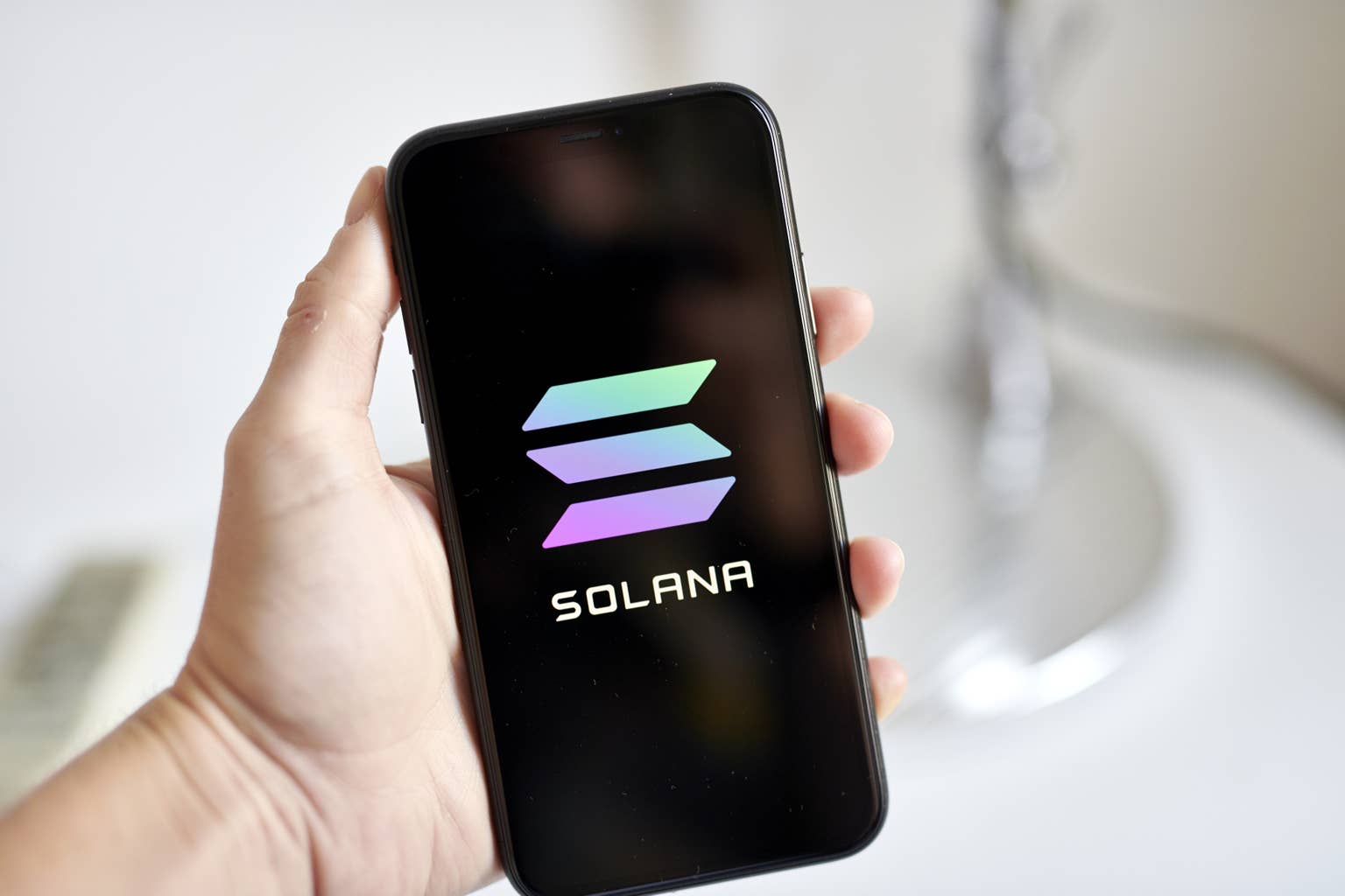 Solana首度链上治理：宪法通过，通胀调整险胜