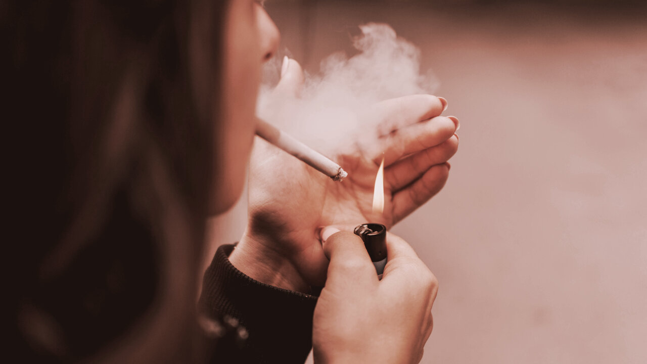 Palantir高管称：AI研究人员正在吸烟以证明AI能治愈癌症