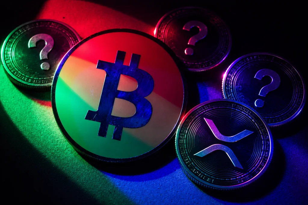 Santiment分析比特币及三大山寨币：XRP出现显著信号